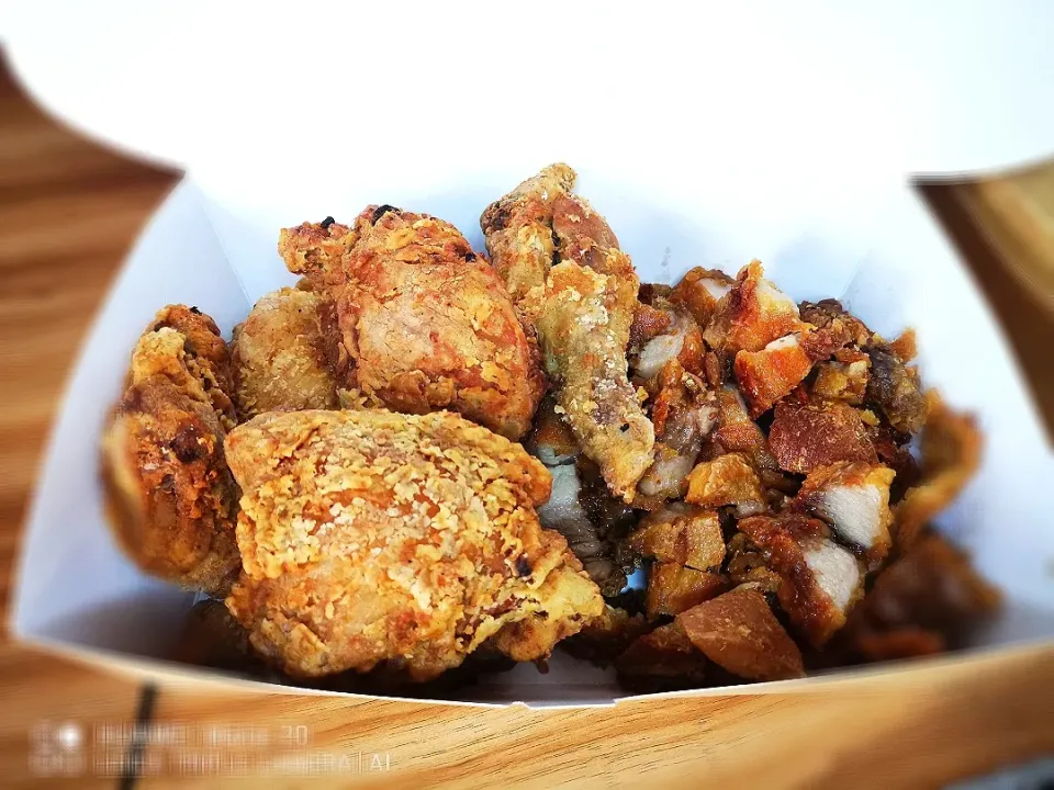 CHICKEN & LECHON KAWALI BUCKET PROMO|Allen Del Rosarioさん