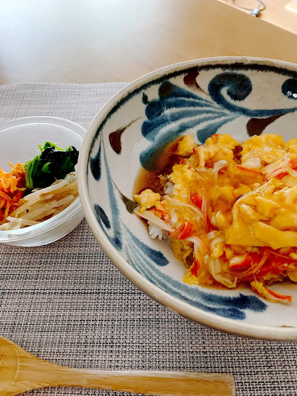 Snapdishの料理写真:カニカマで天津飯風と３種のナムルで晩御飯|Mikaさん