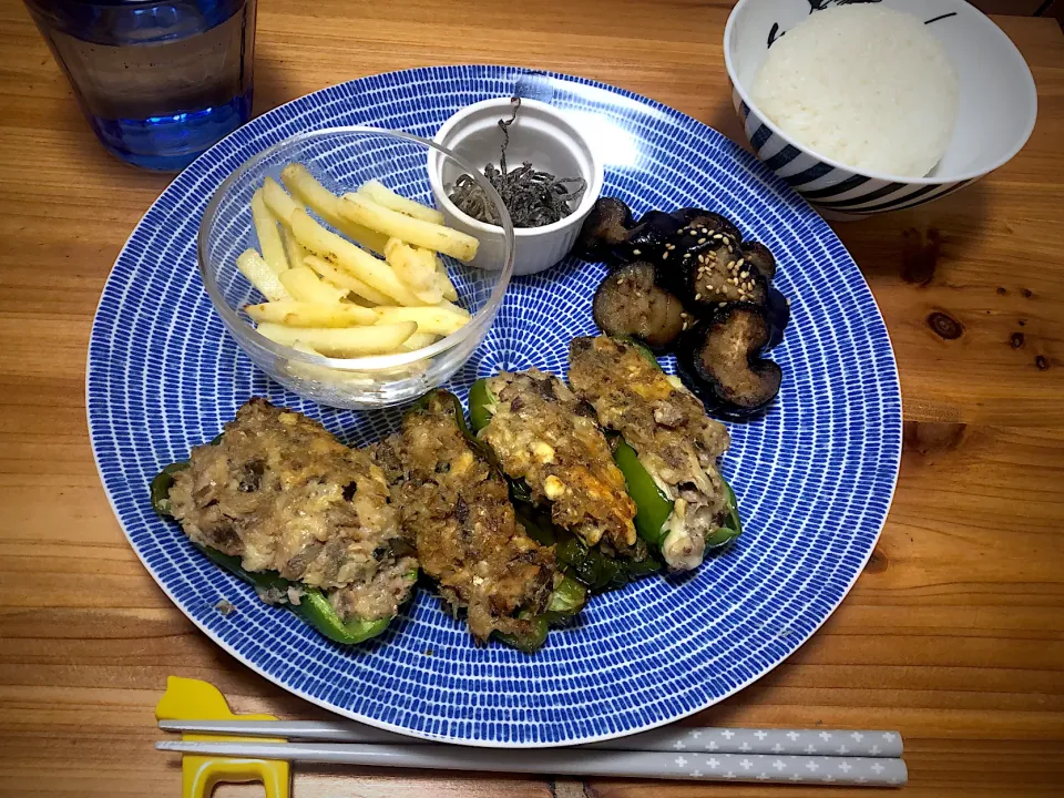 Snapdishの料理写真:ピーマンの鯖チーズ焼き|saknさん