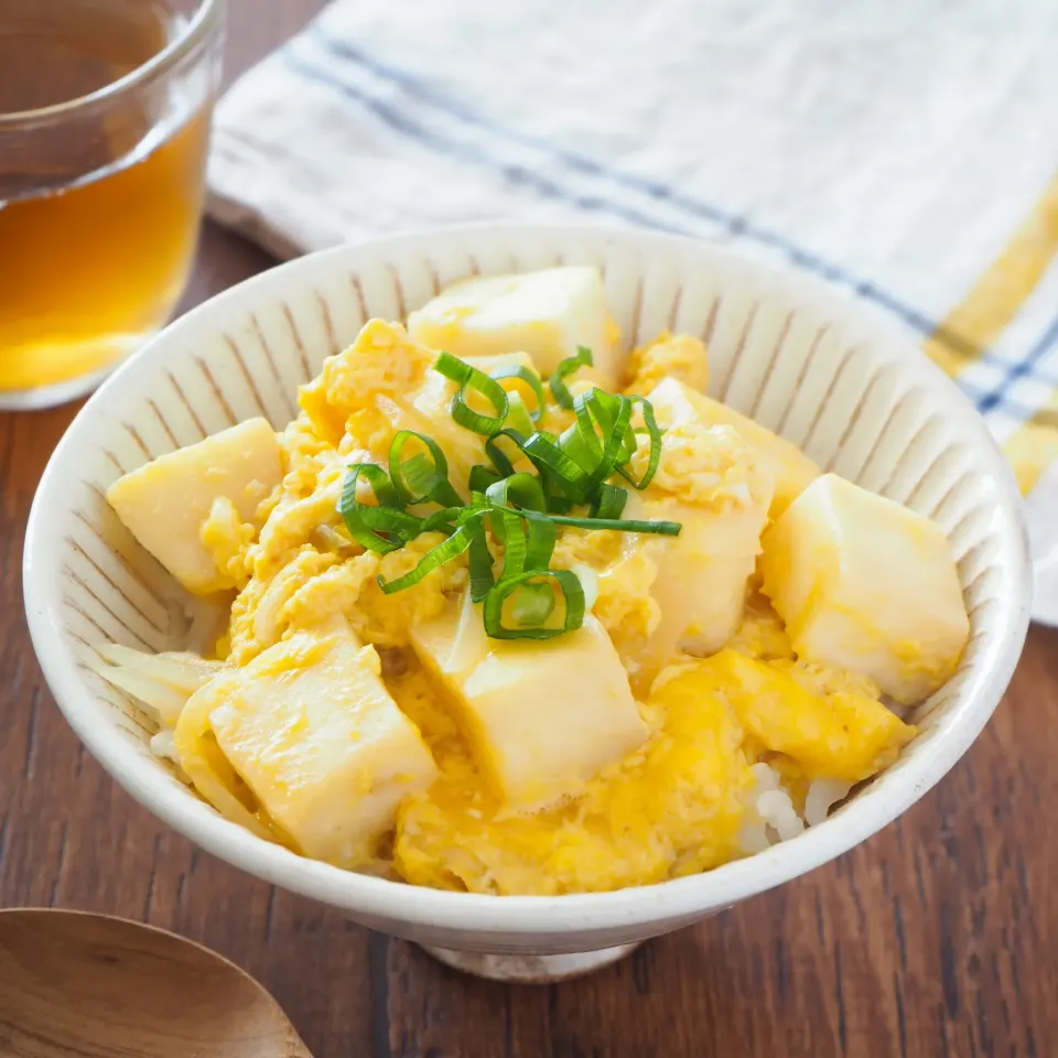 簡単ヘルシー♪ふわふわはんぺん玉子丼|はらしおりさん