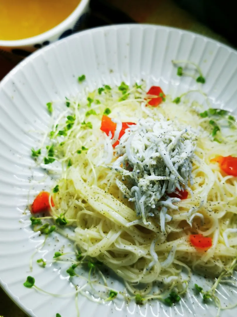 暑さに負けるな!🐧🛌

塩スープ付き、イタリアン風冷し素麺(~‾▿‾)~|ペンギンさん