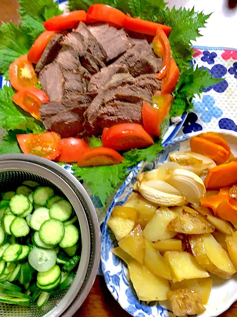 ローストビーフ　焼き野菜　サラダ🥗|掛谷節子さん