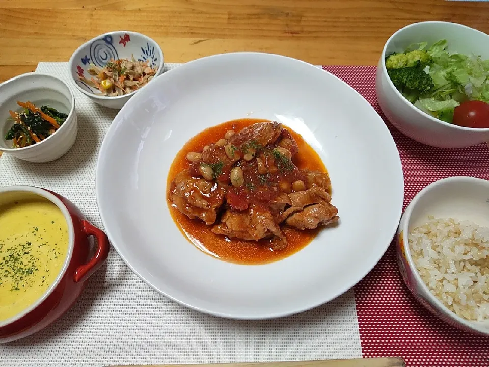 今夜は　チキンと大豆のトマト煮|ペコちゃんさん