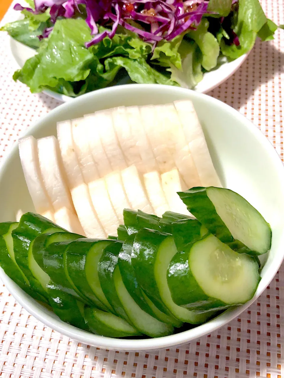 Snapdishの料理写真:ウチのぬか漬け　大根とキュウリ🥒|ikuさん