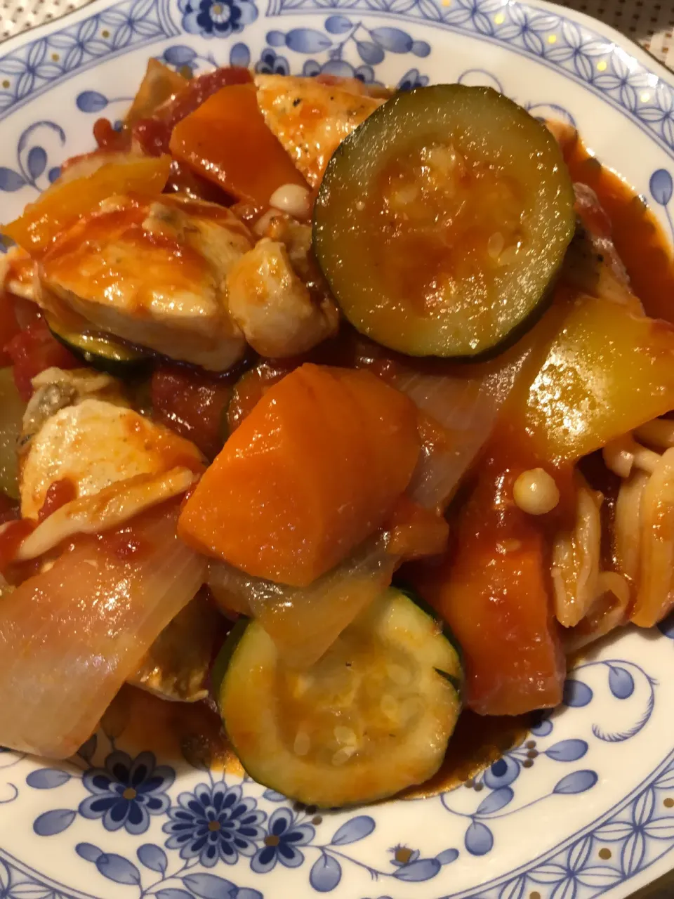 Snapdishの料理写真:夏野菜とチキンのトマト煮|ikuさん