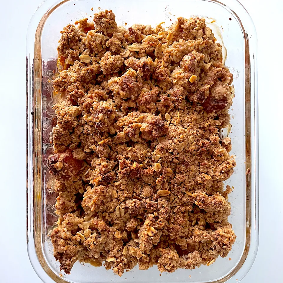 Snapdishの料理写真:Pear and banana ginger crumble|Ong Sor Fernさん