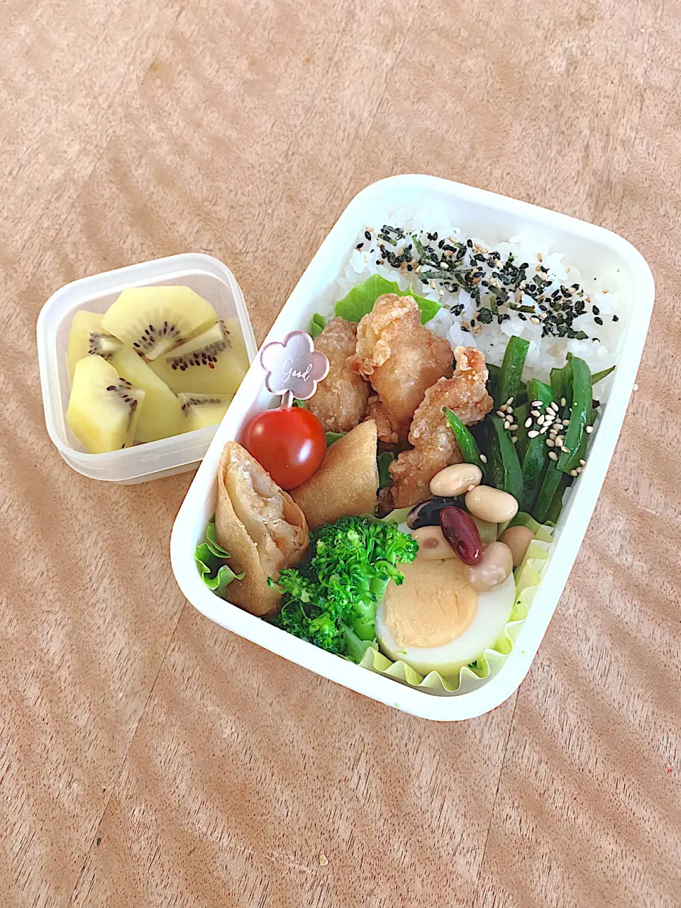 Snapdishの料理写真:鶏の竜田揚げとミニ春巻のお弁当|Sakikoさん