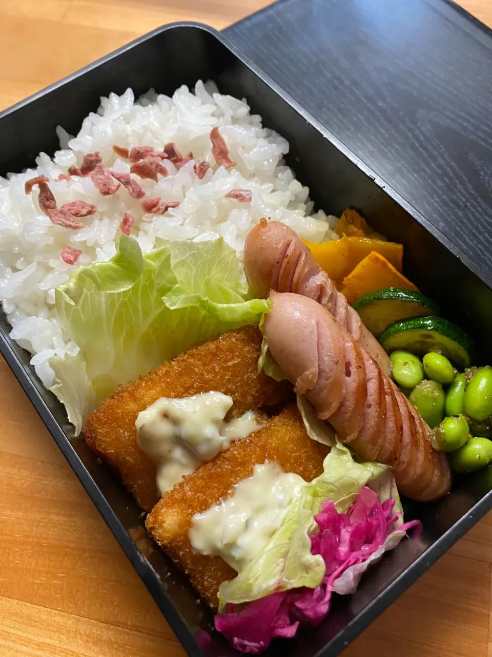 Snapdishの料理写真:あるもの詰め込み弁当|aru_sakazakさん