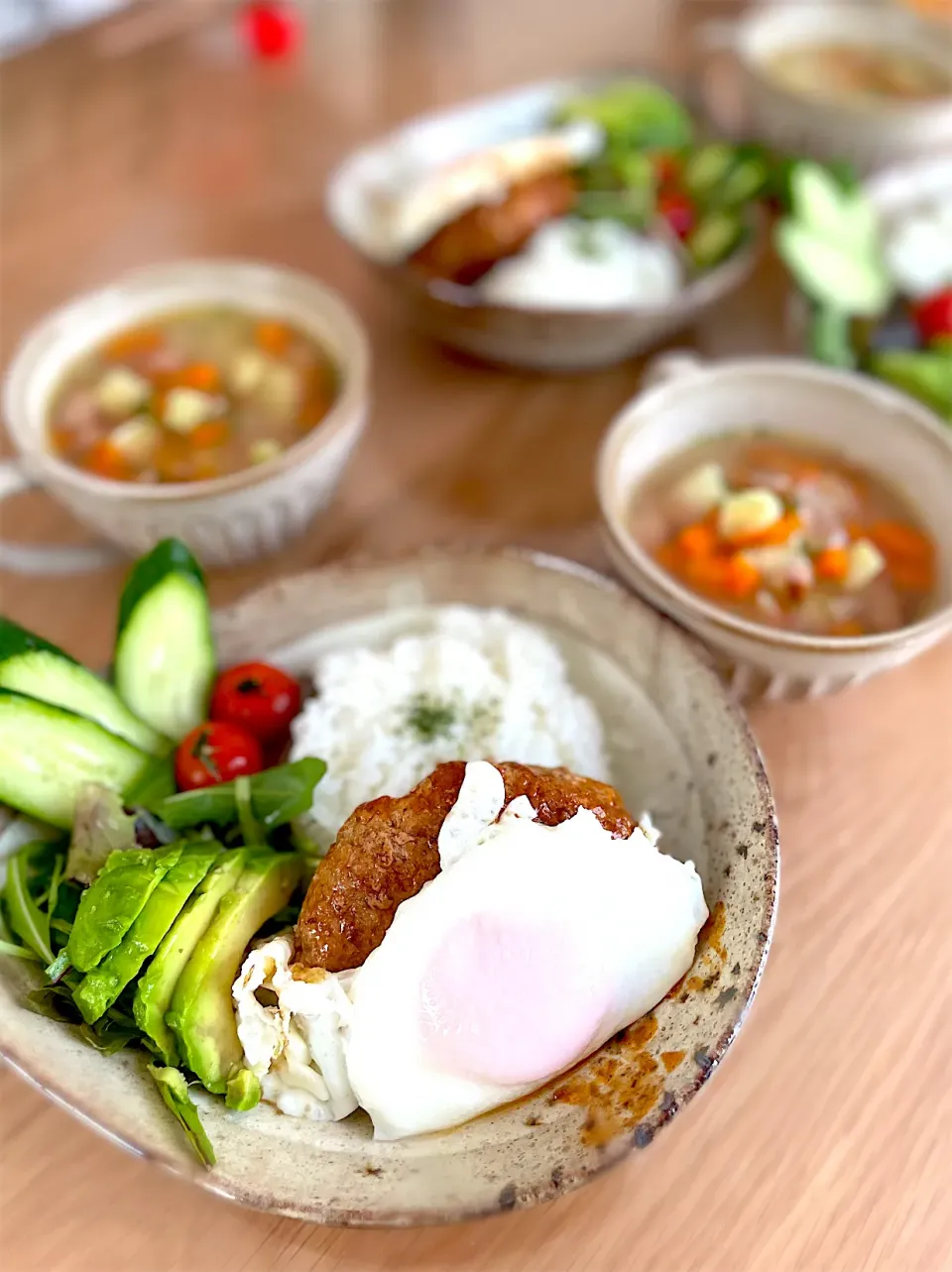 ロコモコ丼とコンソメポトフスープ|kazukichiさん