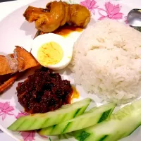 Snapdishの料理写真:Nasi lemak with chicken curry
#dinner|AlingNgさん