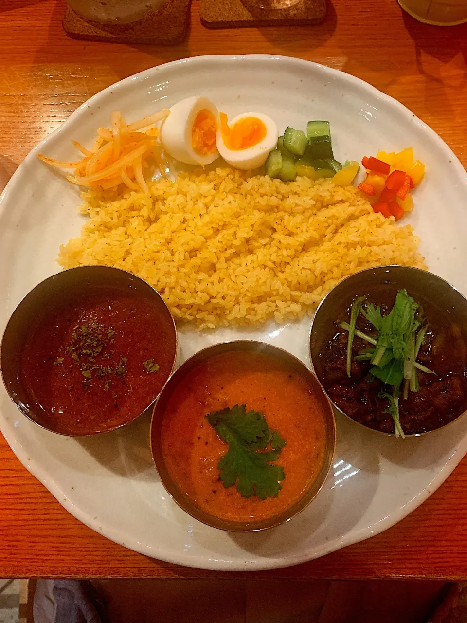 Snapdishの料理写真:本町 カレーのぼんチョビ 3種盛り ¥1200 2021.06.10|papicoさん