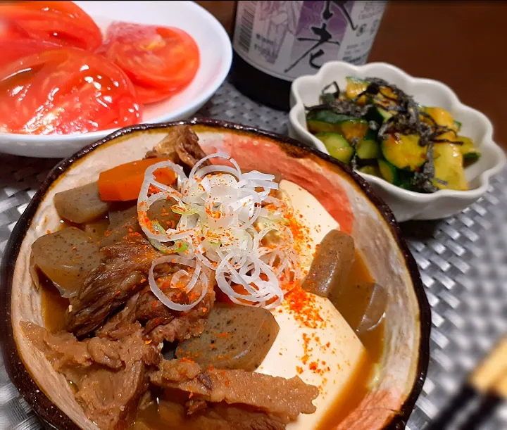 牛スジ煮込み
からビーさんの塩昆布ポン酢🥒
酢トマト🍅|びせんさん