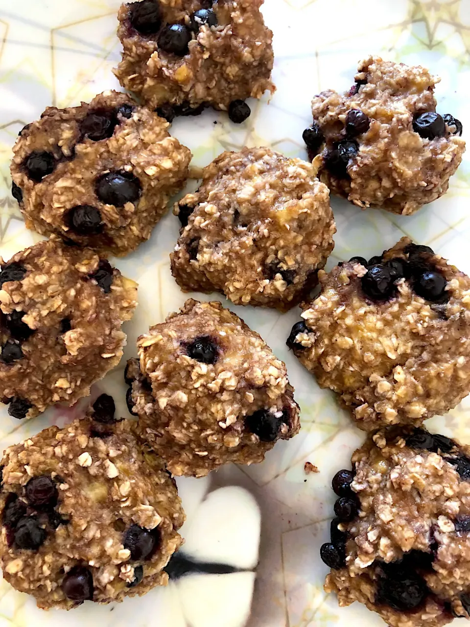 Vegan oat cookies with peanut butter and blueberries|MissYumYumさん