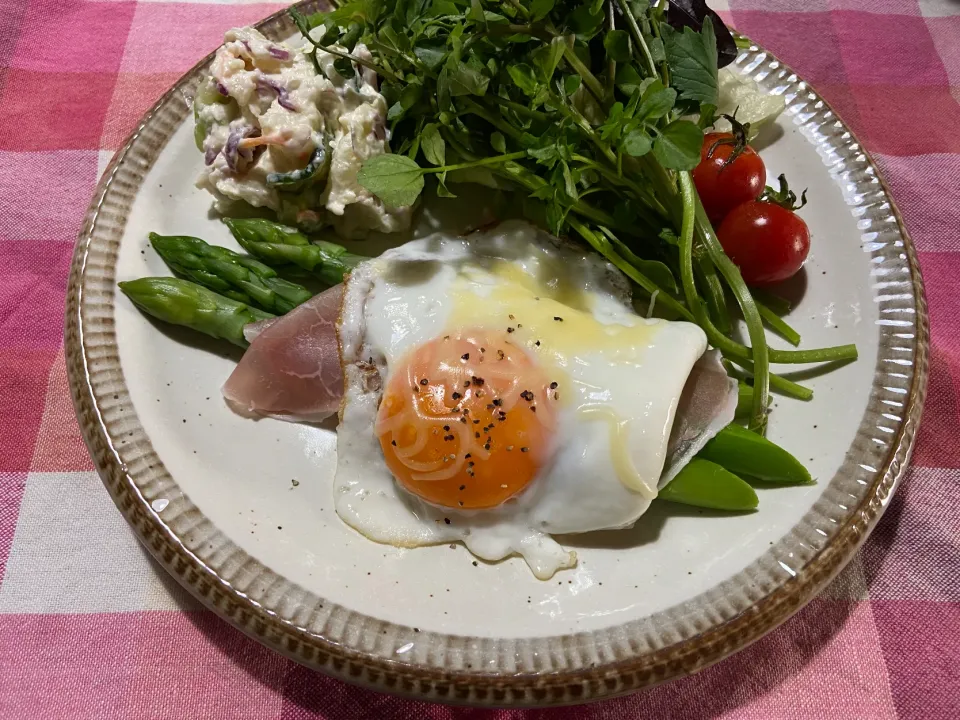 Snapdishの料理写真:アスパラ ビスマルク風|ハルのただ飯さん