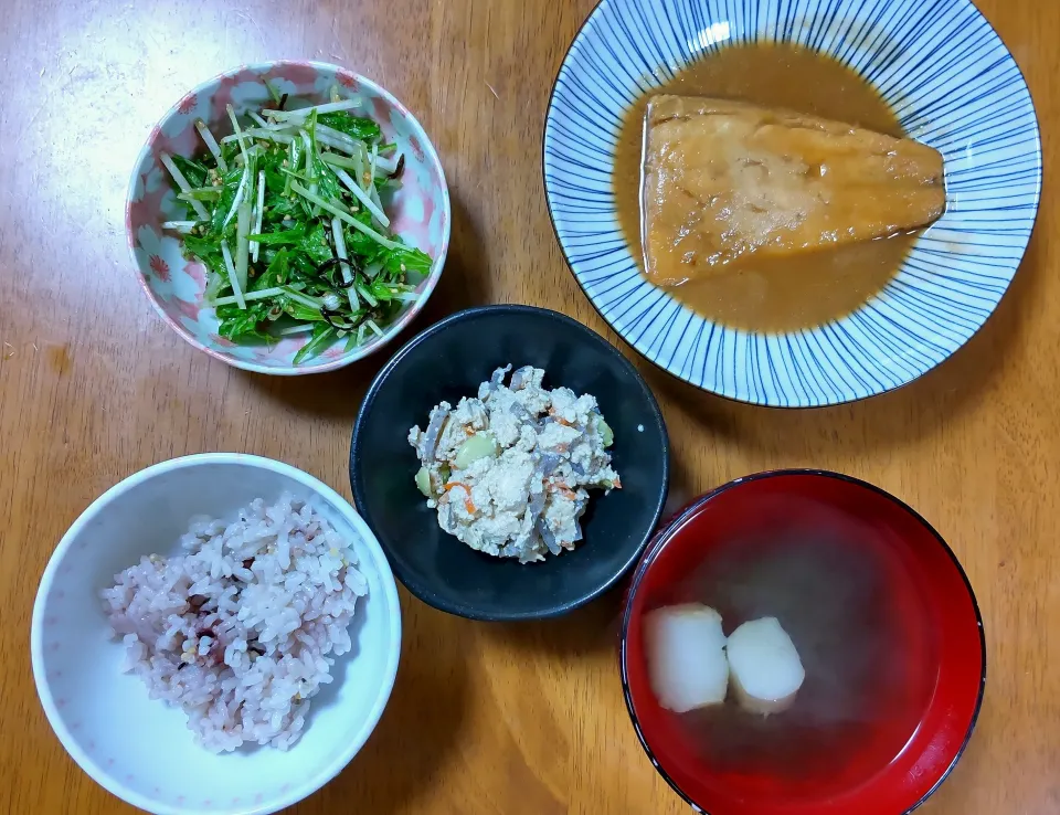 ６月４日　鯖の味噌煮　水菜と塩昆布のサラダ　白和え　お麩ととろろ昆布のお吸い物|いもこ。さん