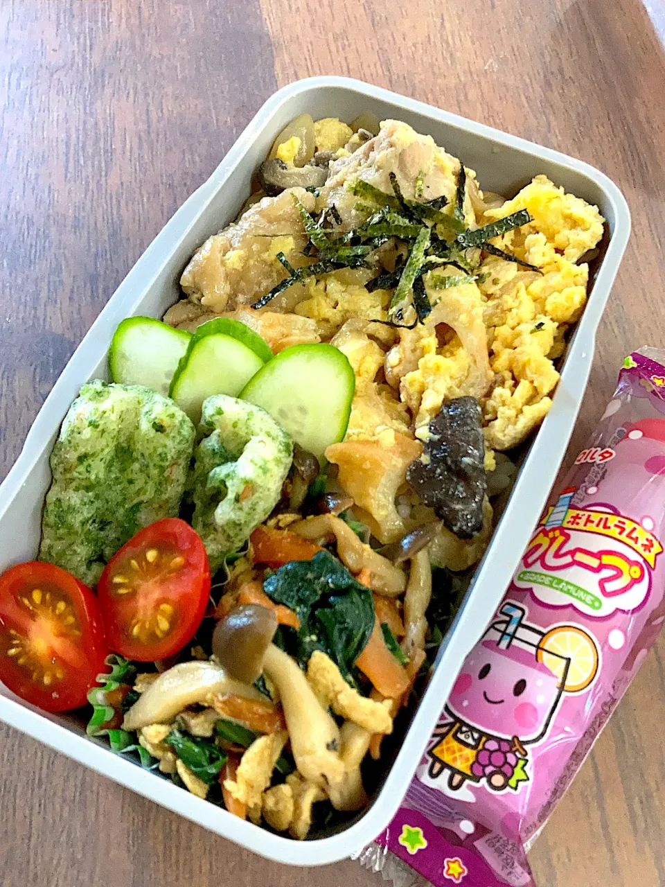 Snapdishの料理写真:R3、6/11㈮  ❁¨̮親子丼と色々弁当|hamakoさん