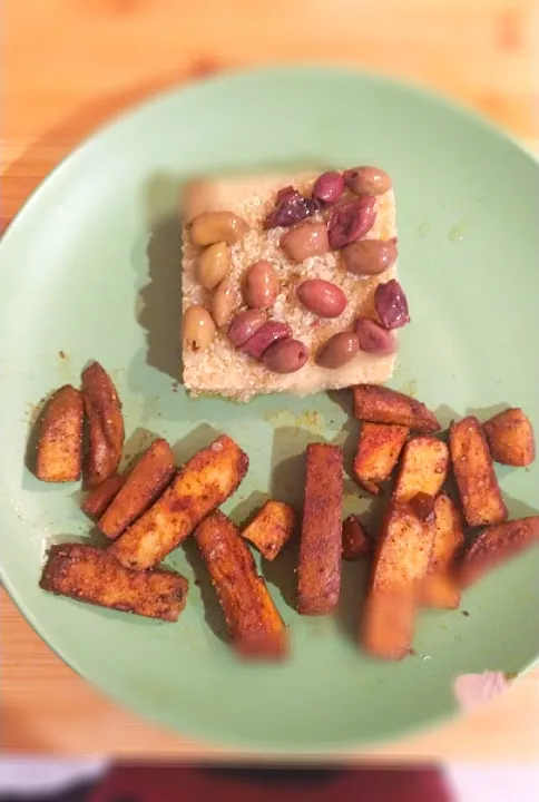 Planched Seitan with quinoa and taggiasche olives from Liguria|Erica DeVancartierさん