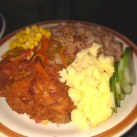 Snapdishの料理写真:Fried chicken,Mashed Potatoes,Sweet Corn,Cuccumber with Rice&Peas|The Jamaican Queenさん