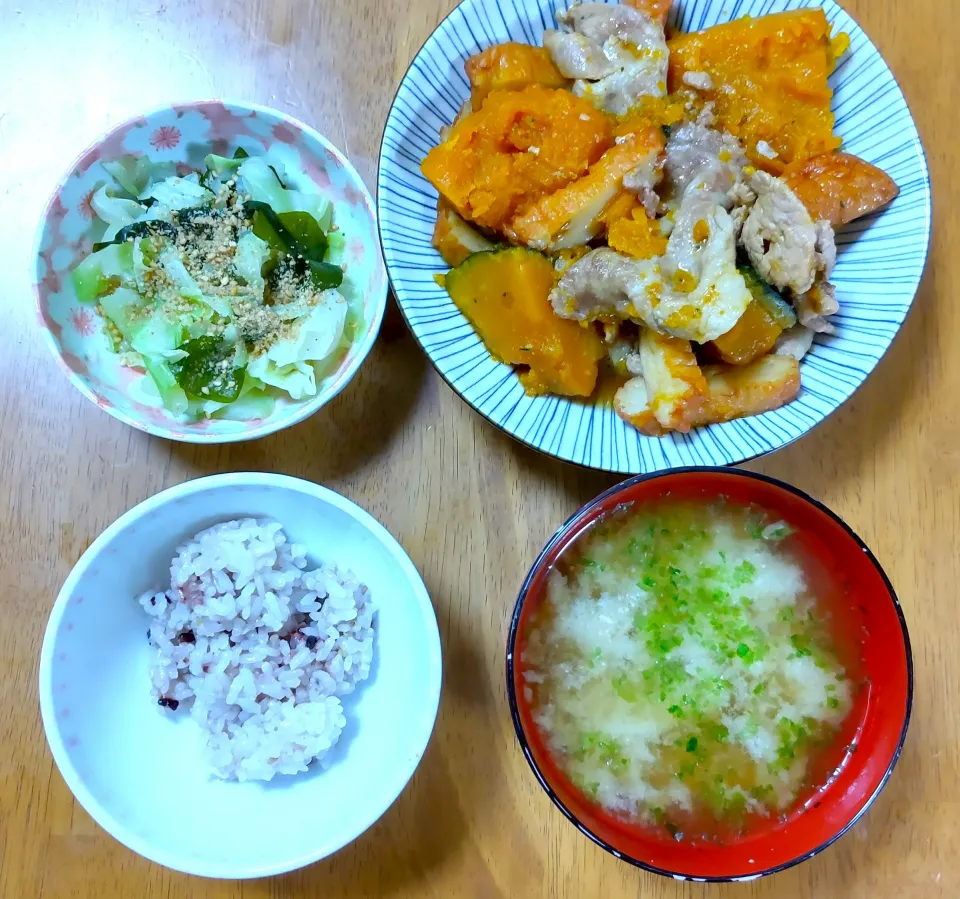 ６月７日　豚肉とかぼちゃの甘辛煮　キャベツとわかめの酢の物　舞茸とあおさのお味噌汁|いもこ。さん