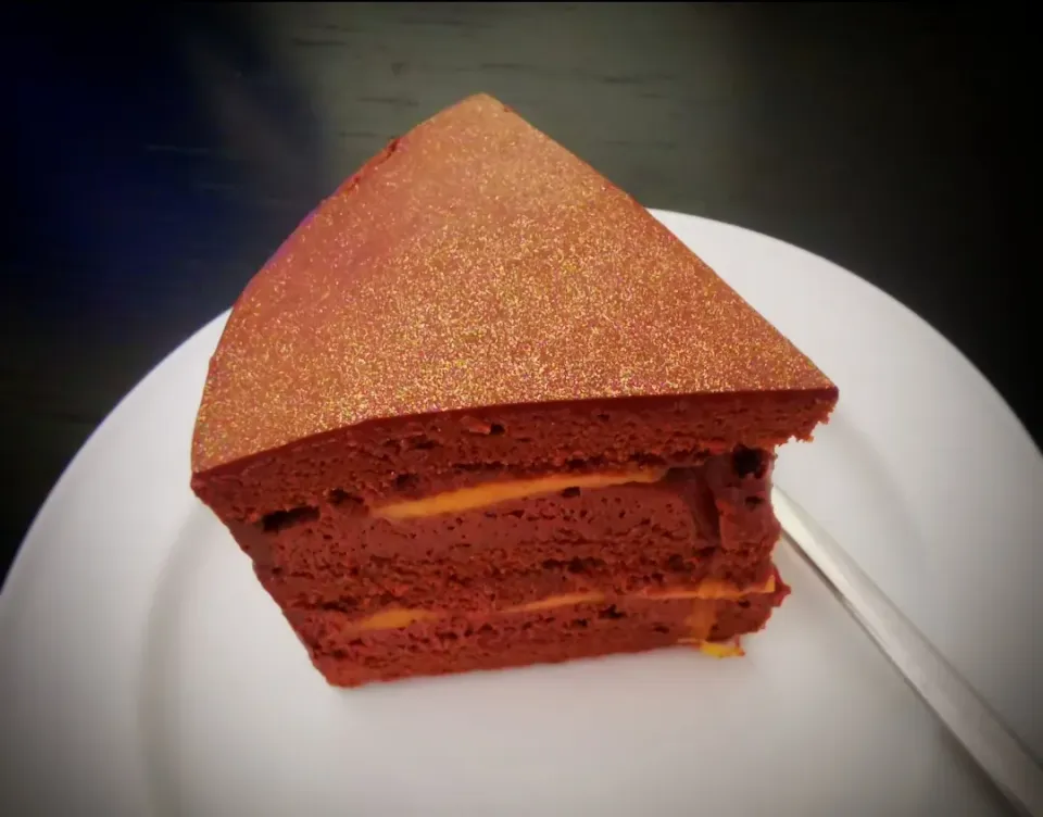 サンドラ リー's dish Chocolate ganache cake with mango|サンドラ リーさん