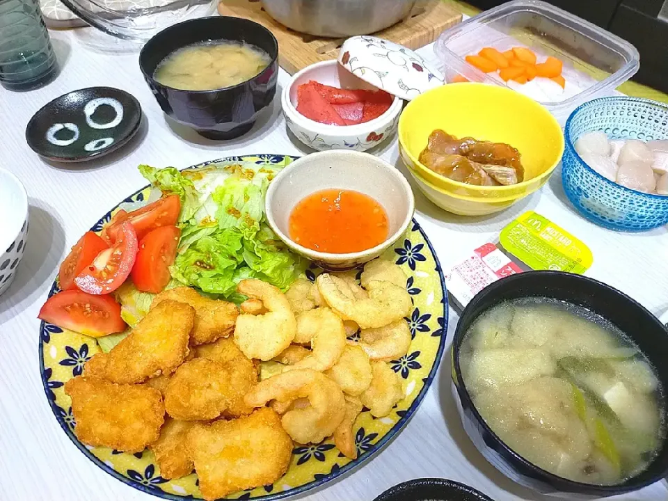 海老のフリットとチキンナゲット🍤スイートチリソースで✨|みやこさん