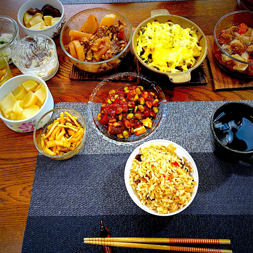 鶏ごはん、大根と牛肉の甘辛煮、酢豚、アスパラとじゃがいものマヨチーズ焼き、枝豆とエリンギのトマトソース炒め、|yakinasuさん