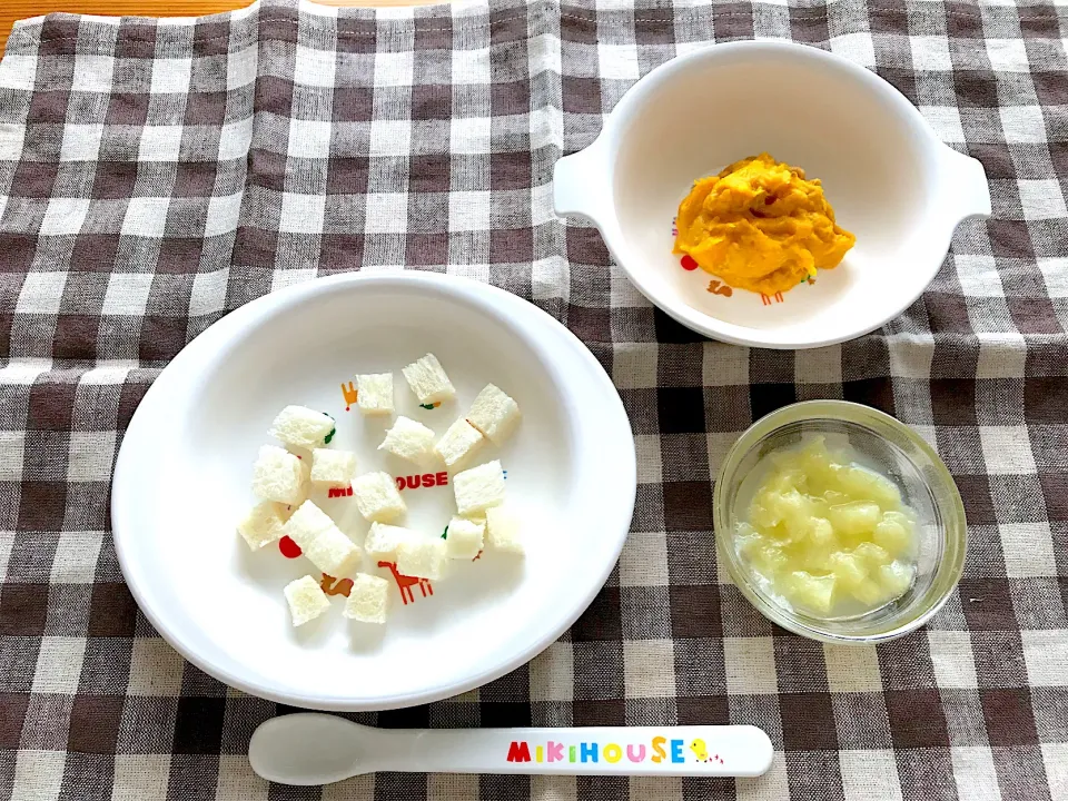 【離乳食】かぼちゃツナサラダ、食パン、キウイ|sayaさん