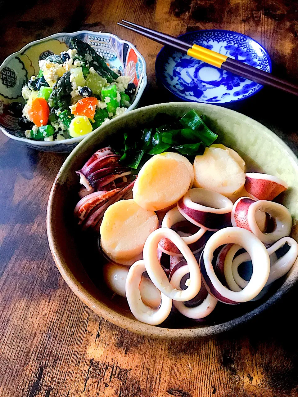 まりおさんの料理 ｲｶと山芋とわかめの煮物とアスパラで初夏の白あえ|とんちんさん