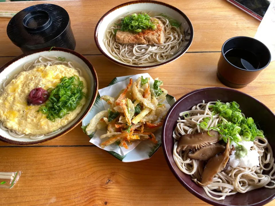 荒神そば、きつねそば、うめとじそば、かき揚げ、かやくご飯|buhizouさん