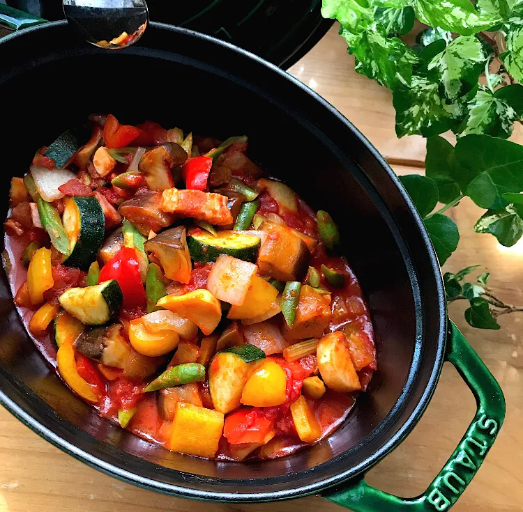 🍅🍆夏野菜がおいしくなり始める季節🌿十八番のラタトゥイユ🌿|Hollyさん