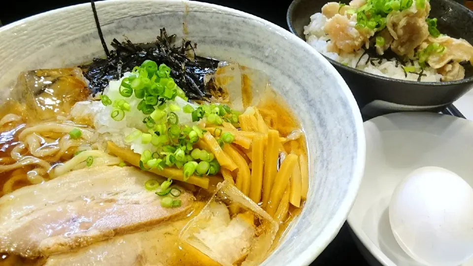 【夏季限定】
【2020年3月独立創業】
中華そば  武川
鰹と昆布香る冷やしラーメン（750円）
＋ささみユッケご飯（奥久慈卵、200円）
@ときわ台1分
（赤羽から自転車24分）
21125|大脇さん