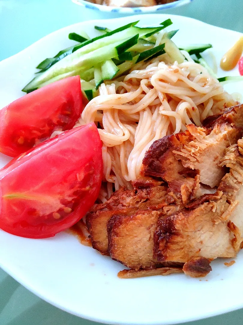 自家製チャーシューで冷やしラーメン❗|かずにゃさん