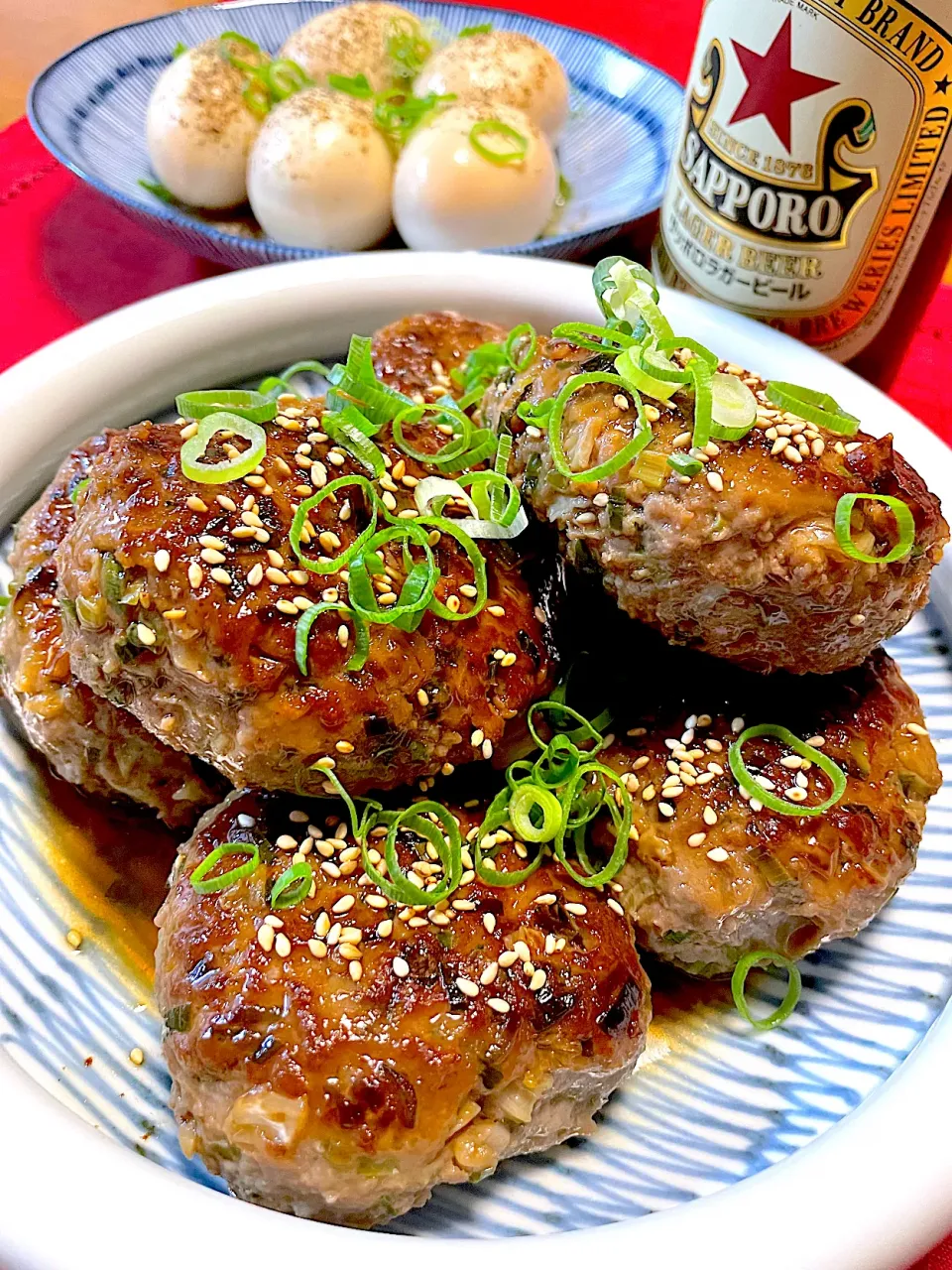 からあげビールさんの料理 めちゃウマ!ご飯が進む♪味ぽん照り焼き餃子バーグ|おかちさん