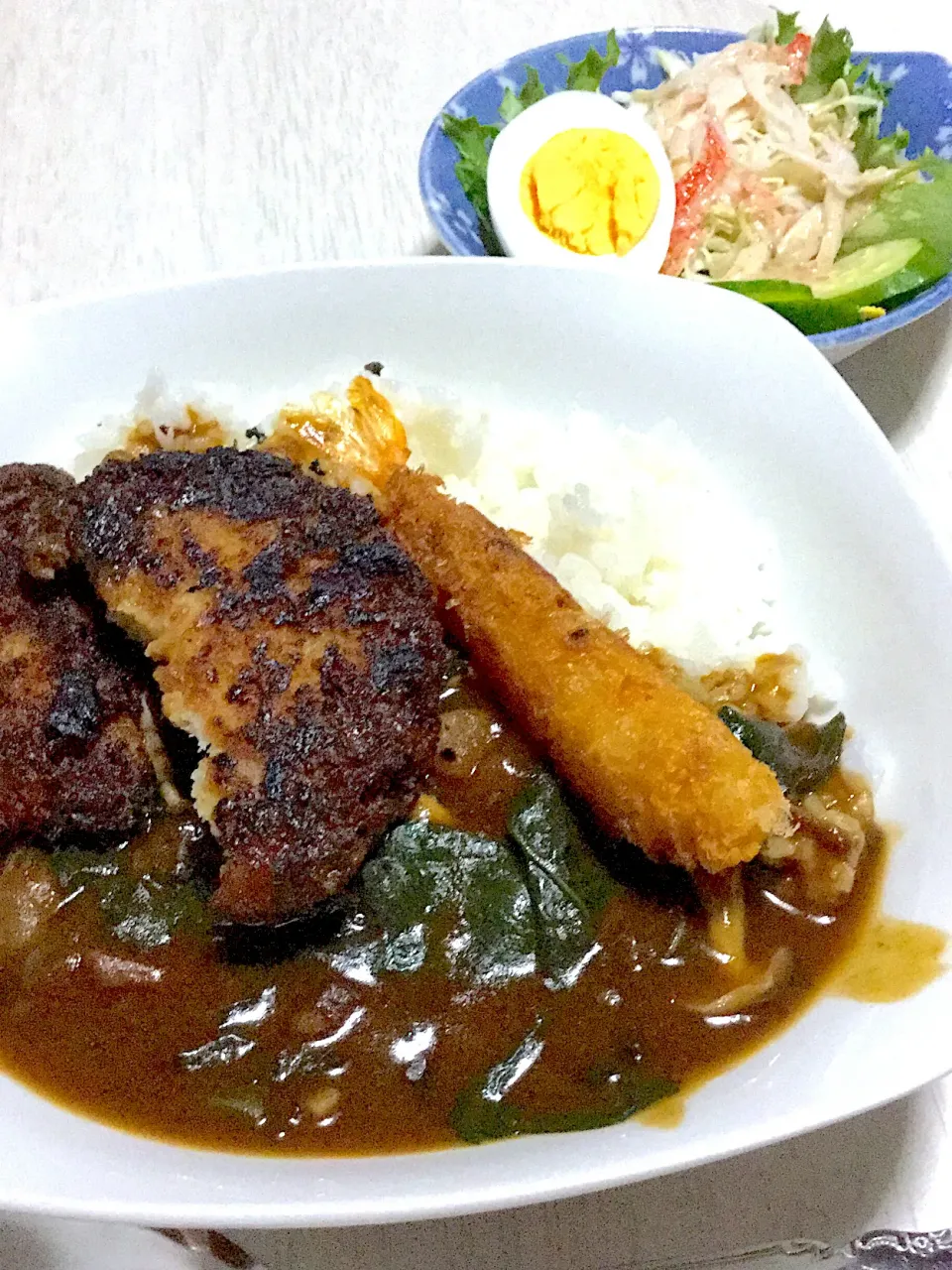 ほうれん草ときのこのフライハヤシカレー、サラダ|Ayaさん