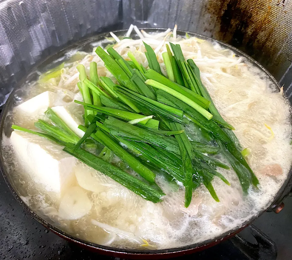 ラーメンスープで作るもつ鍋|さくたろうさん