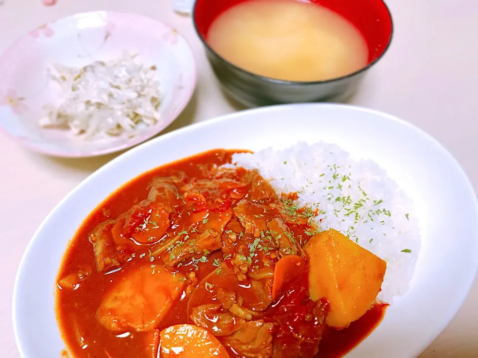 Snapdishの料理写真:牛すじカレー|ゆおさん