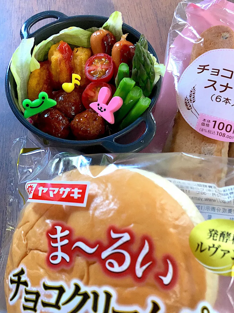 Snapdishの料理写真:R3、6/14㈪  ❁¨̮ 菓子パン弁当。|hamakoさん