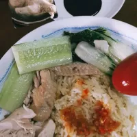 Snapdishの料理写真:Chen ma first attempt cooking chicken rice oishii|Apple Tanさん