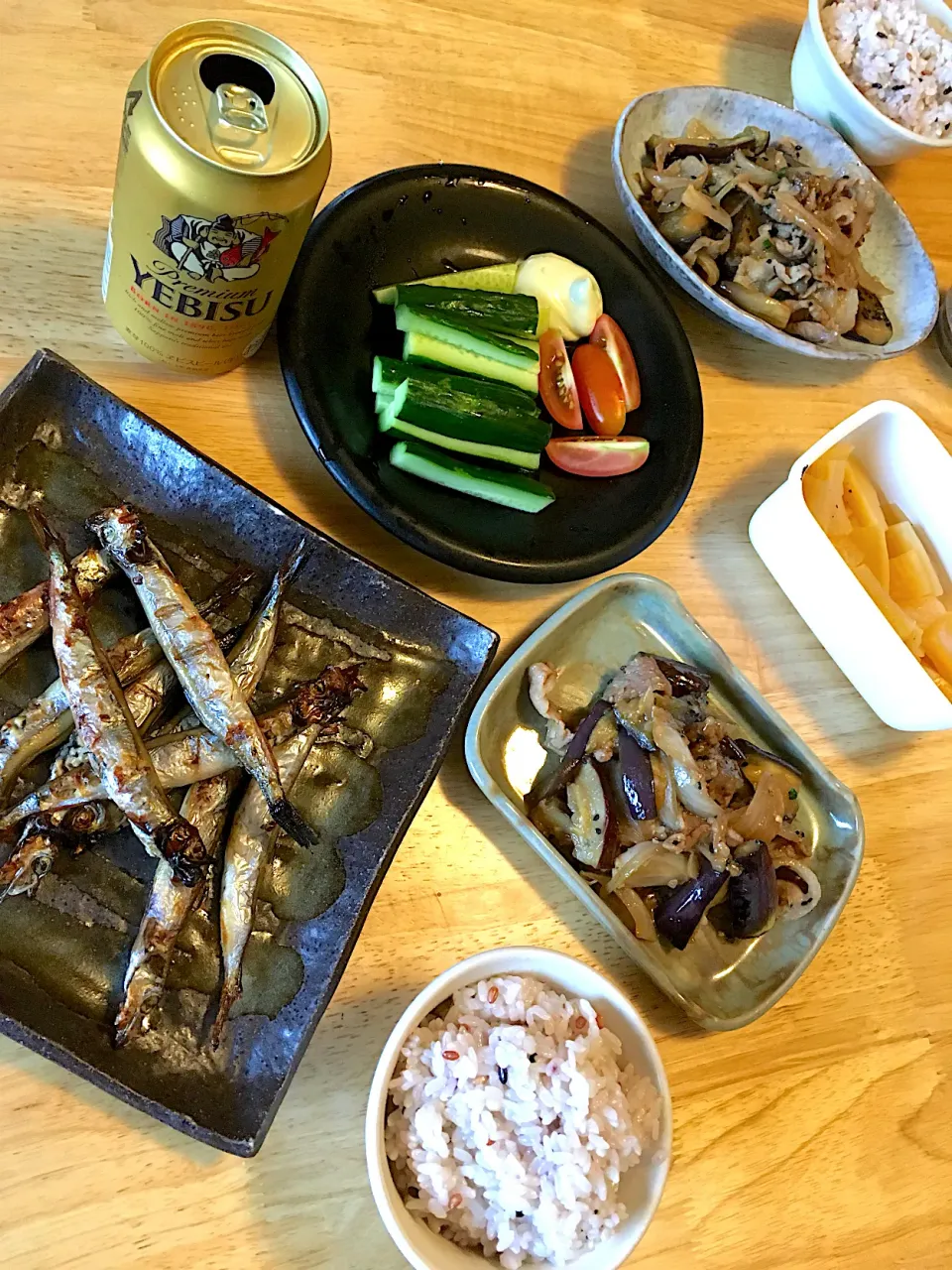 茄子味噌炒め🍆、とれたてキュウリ＆トマト、焼きししゃも、ぬか漬けたくあん、雑穀米ご飯🍚、エビス|さくたえさん