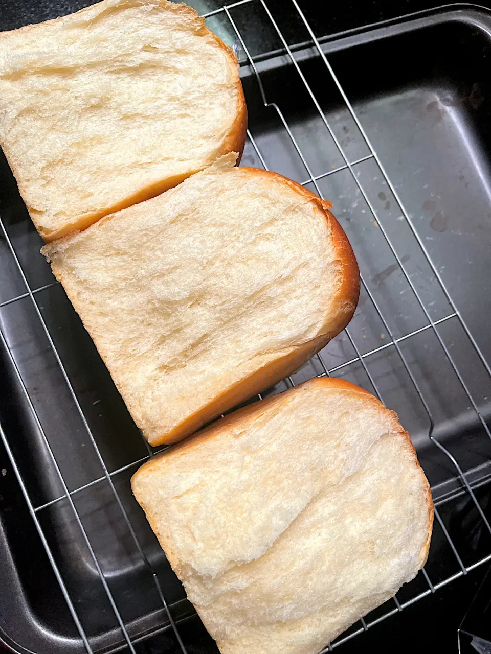 Snapdishの料理写真:3 mini natural yeast loaves|Ee Shanさん