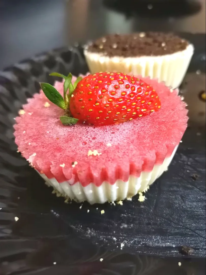 Snapdishの料理写真:Strawberry cheesecake bites 🍓|MFCook 🇬🇹さん