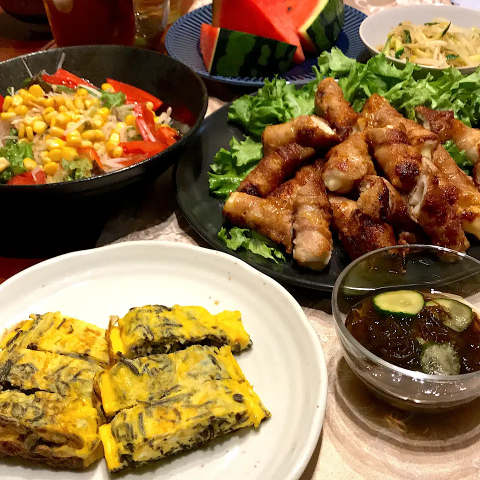 生もずく入り卵焼き ちくわのチーズ肉巻きでお夕飯🙏🍚|mokoさん