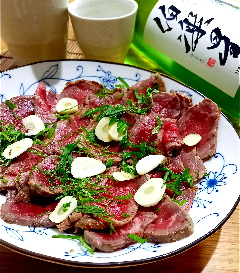 Snapdishの料理写真:たつやん。さんの料理 牛たたきポン酢 楽器正宗 醇醸|ナオミさん