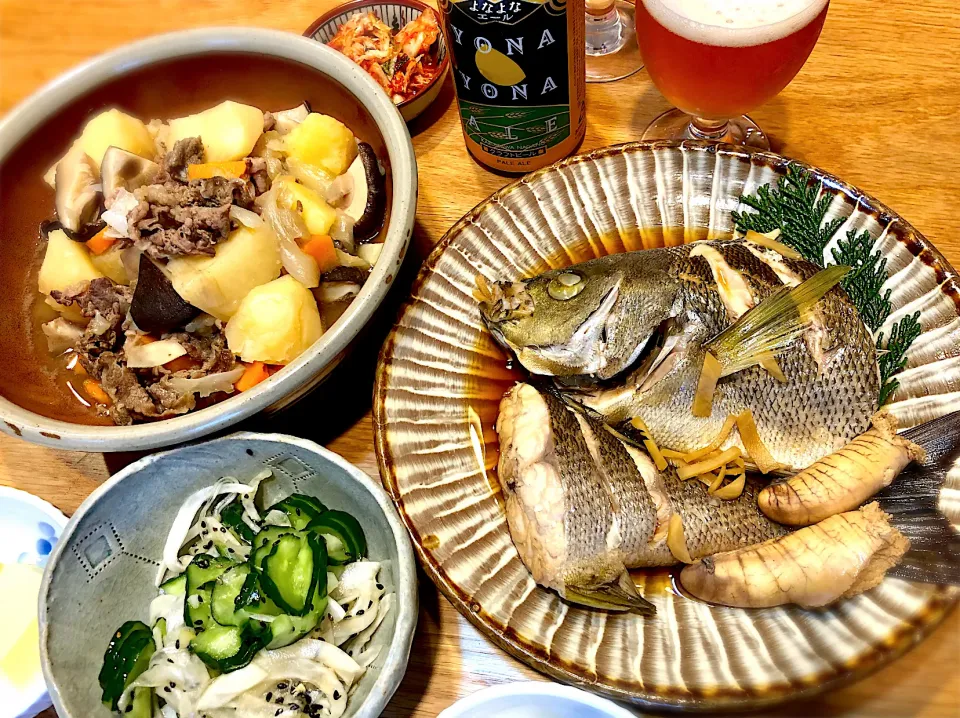 イサキの煮付け　肉じゃが　胡瓜と玉ねぎの胡麻酢和え|じゅんさんさん