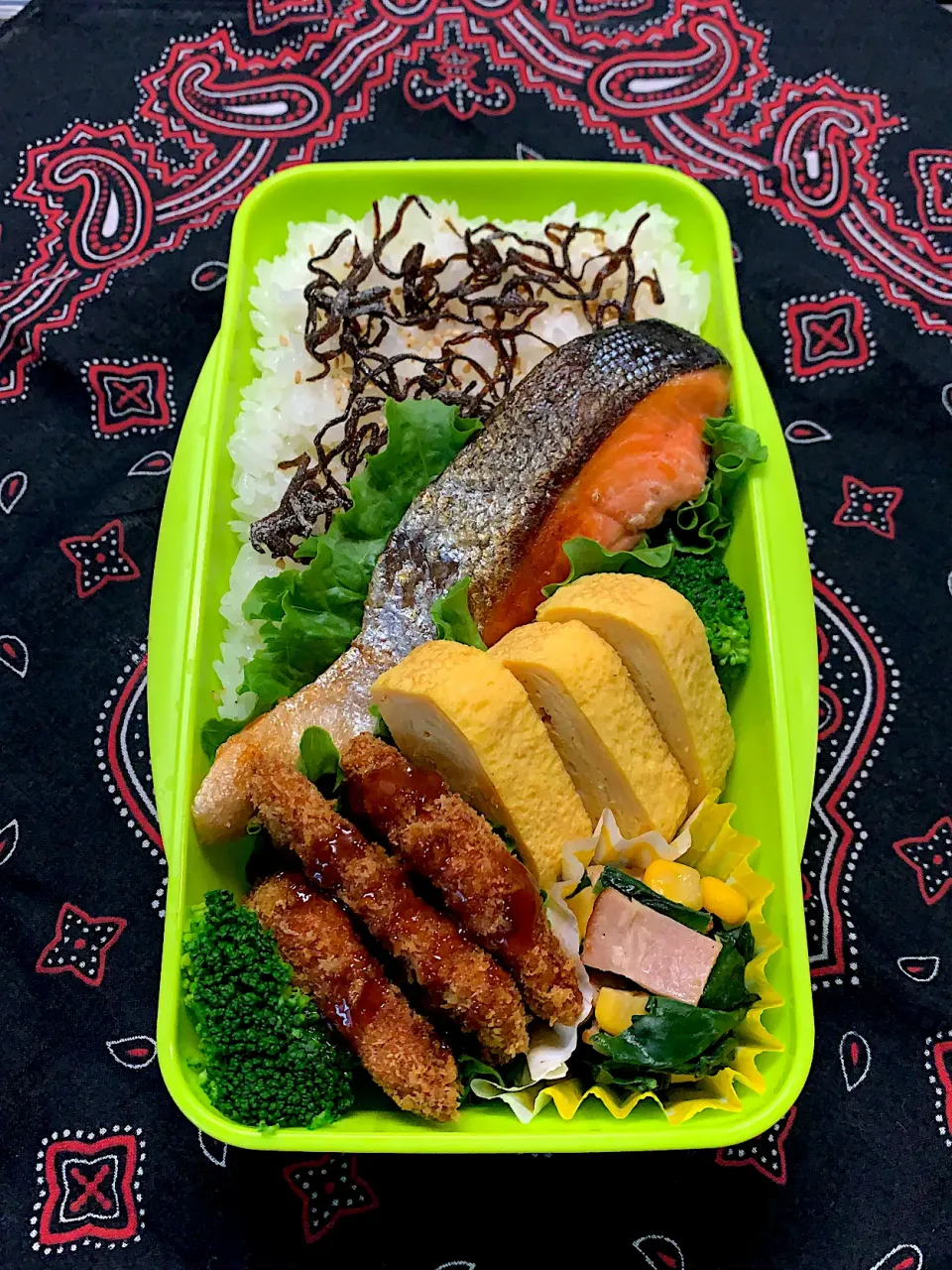 Snapdishの料理写真:鮭弁当|ちょんさん