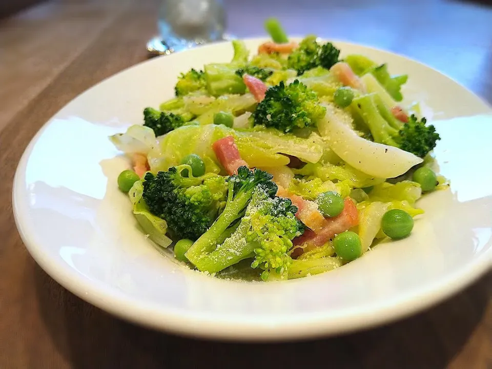 緑の野菜のトスサラダ|古尾谷りかこさん