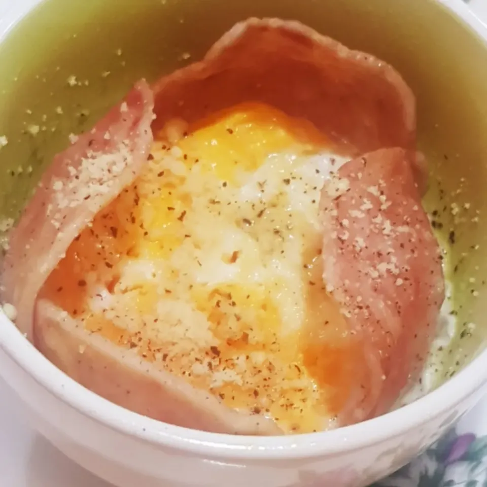 Snapdishの料理写真:Keto Bacon & Egg Breaky|DC🍽 cooking*mamaさん