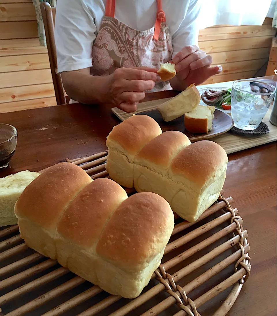 焼き立てパンでお茶タイム|chieko ♪さん