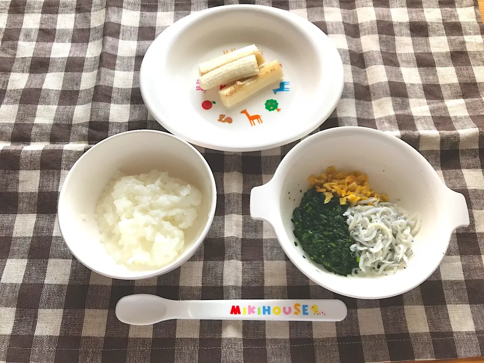 Snapdishの料理写真:【離乳食】3色プレート、おかゆ、バナナ|sayaさん