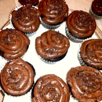 dark chocolate espresso cupcakes and chocolate frosting..|Bobbijeanさん